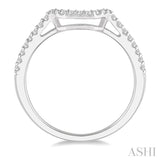 1/5 ctw Arched Center Diamond Wedding Band in 14K White Gold