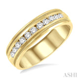 1/2 ctw Parallel Milgrain & Niched Center Round Cut Diamond Men's Wedding Band in 14K Yellow Gold